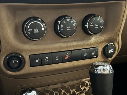 Used 2018 Jeep Wrangler Unlimited Sahara image 21
