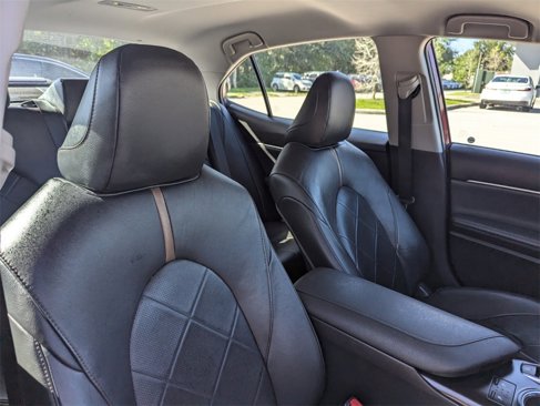 Used 2019 Toyota Camry XLE image 15