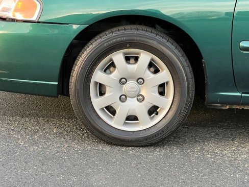 Used 2001 Nissan Sentra GXE image 11
