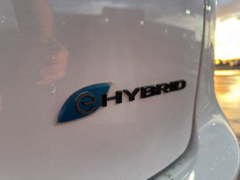 Used 2020 Chrysler Pacifica Touring-L w/ S Appearance Package image 5