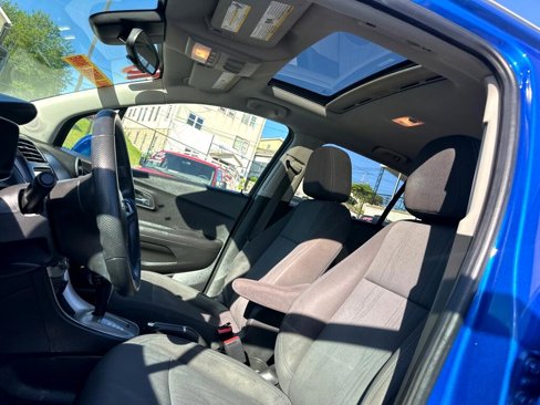 Used 2016 Chevrolet Trax LT w/ LT Sun and Sound Package image 13