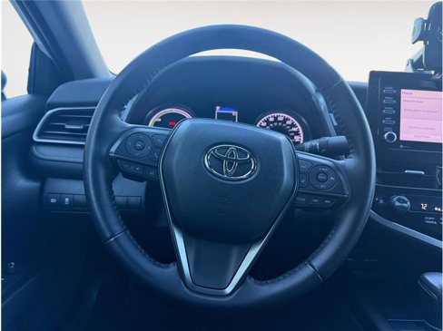 Used 2023 Toyota Camry SE image 12