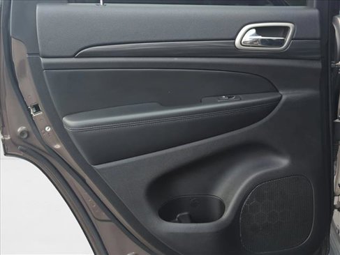 Used 2021 Jeep Grand Cherokee Laredo image 17