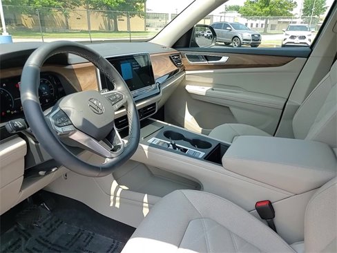 Used 2024 Volkswagen Atlas SE image 9
