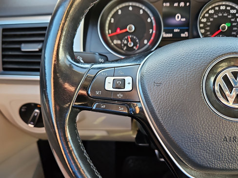 Used 2019 Volkswagen Atlas SE w/ Panoramic Sunroof Package image 17