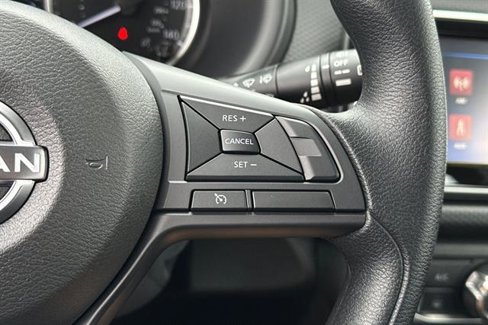 New 2025 Nissan Kicks Play S image 27