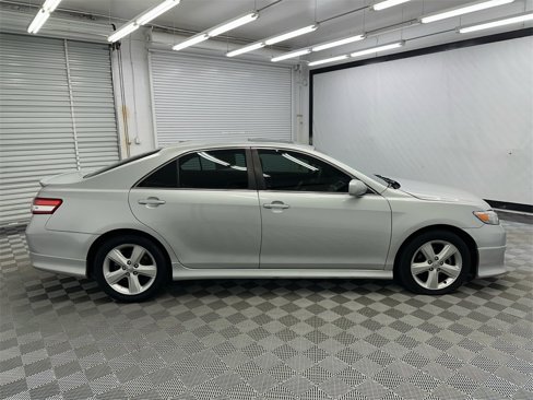 Used 2010 Toyota Camry image 6