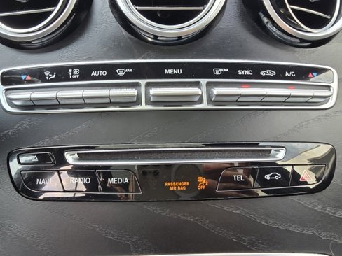 Used 2019 Mercedes-Benz GLC 300 4MATIC image 26