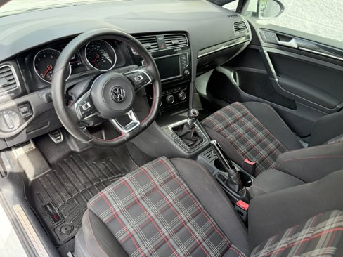 Used 2017 Volkswagen GTI S image 9