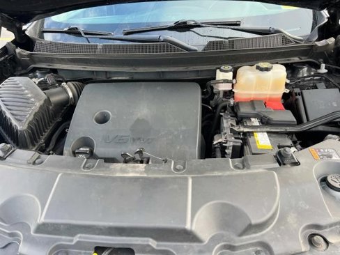 Used 2021 Chevrolet Traverse LS image 9
