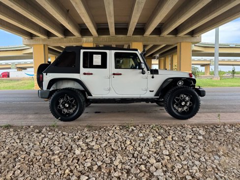 Used 2015 Jeep Wrangler Unlimited Sahara w/ Connectivity Group image 2