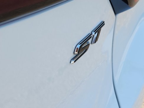 Used 2024 Buick Encore GX Sport Touring image 18