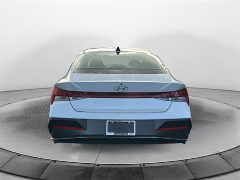 Used 2025 Hyundai Elantra SEL w/ Cargo Package image 6