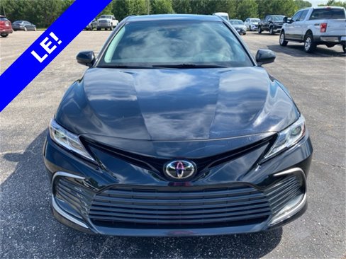 Used 2023 Toyota Camry LE image 10