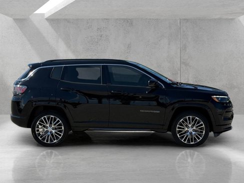 Used 2023 Jeep Compass Limited w/ Elite Group image 4
