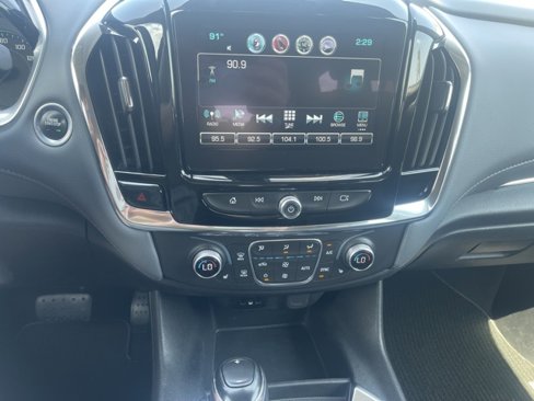 Used 2018 Chevrolet Traverse LT image 27