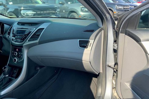 Used 2014 Hyundai Elantra SE image 17
