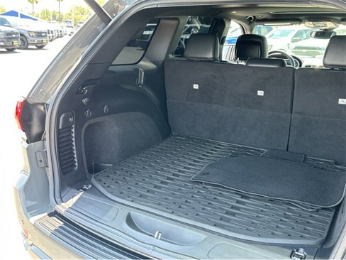 Used 2019 Jeep Grand Cherokee Altitude image 20