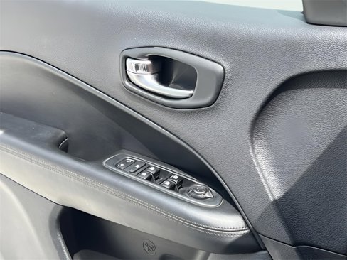 Used 2019 Jeep Compass Altitude image 30