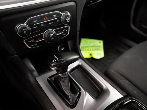 Used 2019 Dodge Charger SXT w/ Blacktop Package image 17