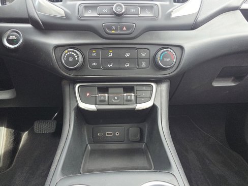 Used 2022 GMC Terrain SLE image 38