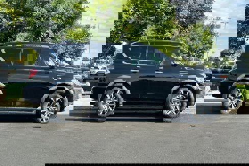 Used 2018 Nissan Armada SL w/ Moonroof Package image 8