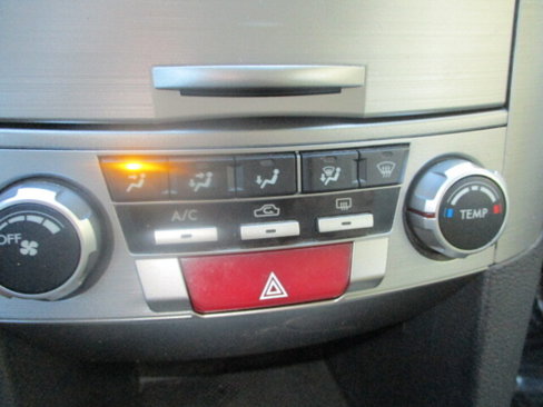 Used 2011 Subaru Outback 2.5i Premium w/ All-Weather Pkg image 27