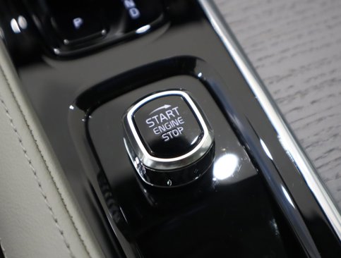 Used 2025 Volvo S90 B6 Plus w/ Protection Package Premier image 32