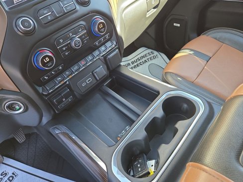 Used 2020 Chevrolet Silverado 1500 High Country image 26