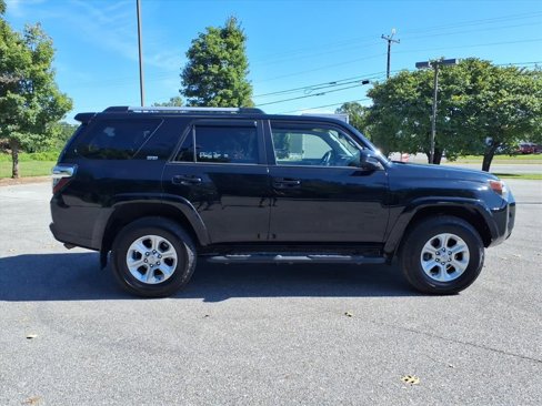 Used 2022 Toyota 4Runner SR5 image 3