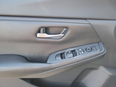 Used 2022 Nissan Sentra SV image 17