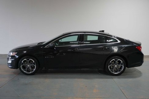 Used 2023 Chevrolet Malibu LT image 2