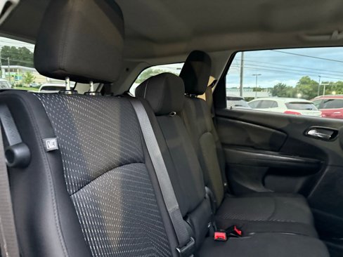 Used 2020 Dodge Journey SE image 31