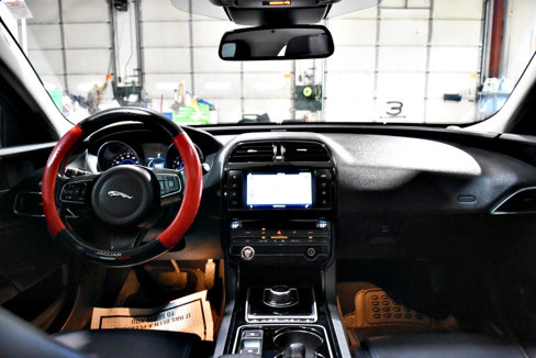 Used 2017 Jaguar XE image 13