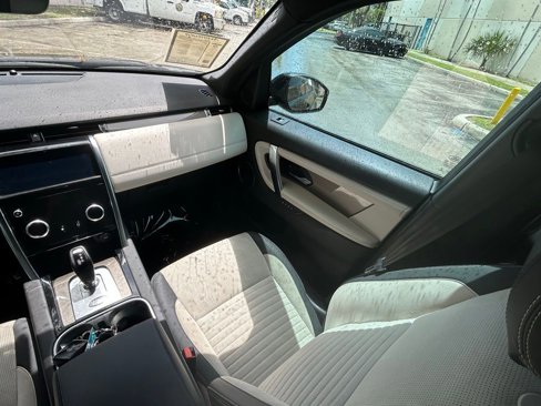 Used 2020 Land Rover Discovery Sport SE R-Dynamic image 12