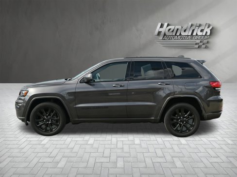 Used 2019 Jeep Grand Cherokee Altitude image 9