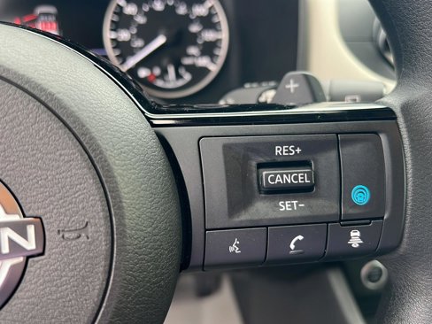 Used 2023 Nissan Rogue SV image 22