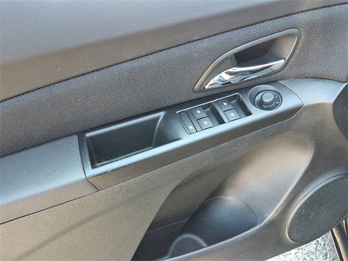 Used 2014 Chevrolet Cruze LT image 12