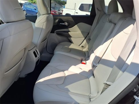 Used 2021 Jeep Cherokee Limited w/ Elite Package image 6