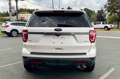 Used 2018 Ford Explorer XLT w/ Equipment Group 202A image 5