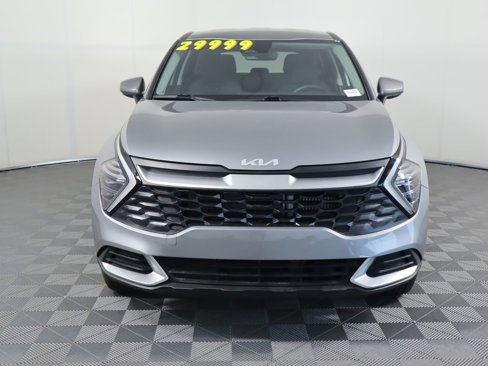 Used 2024 Kia Sportage LX image 2