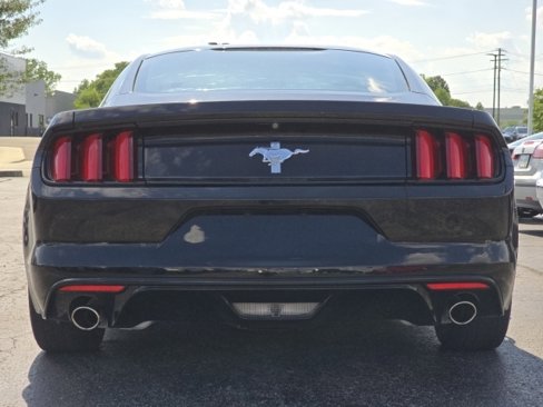 Used 2016 Ford Mustang Coupe image 11