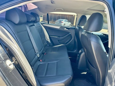 Used 2015 Volkswagen Jetta SE image 11