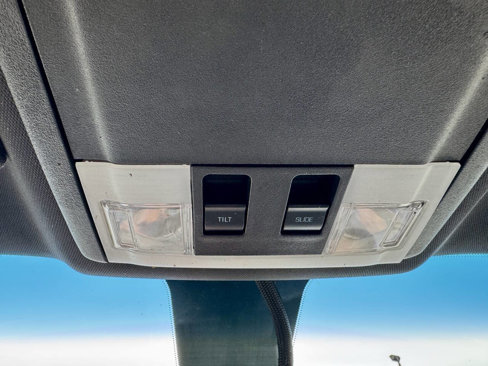 Used 2013 Ford Taurus Limited image 25