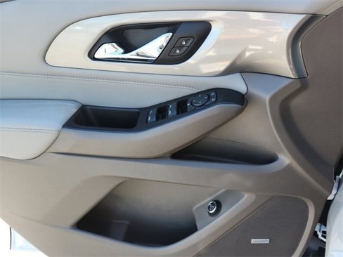Used 2021 Chevrolet Traverse LT w/ LT Premium Package image 28