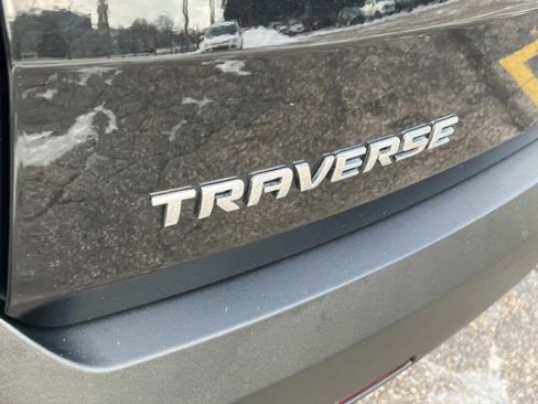 Used 2021 Chevrolet Traverse LS image 10