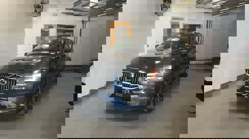 Certified 2022 Volvo S60 T8 Inscription w/ Advanced Package image 1