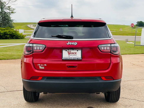 Used 2025 Jeep Compass Sport image 6
