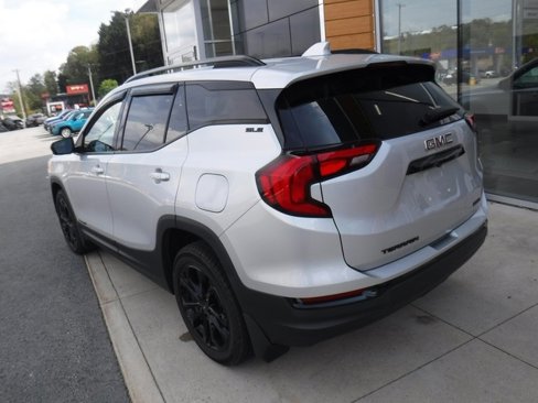 Used 2021 GMC Terrain SLE w/ Driver Convenience Package image 11