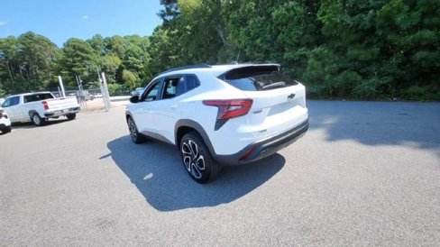 Certified 2025 Chevrolet Trax RS w/ Sunroof Package image 3
